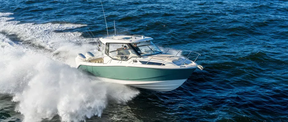 Boston Whaler 325 Conquest